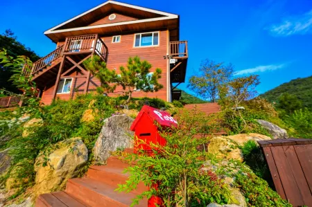 Gurye Seomjingang Panorama Pension Отели в г. Куре