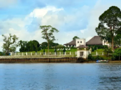 โรงแรมอิมพีเรียล กูชิง โรงแรมในกูชิง