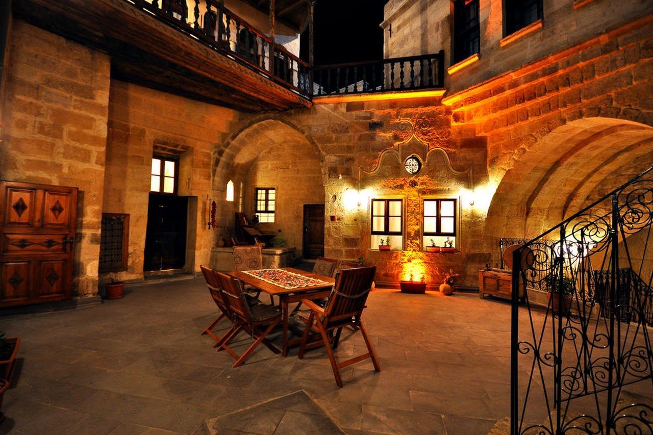 Has Cave Konak