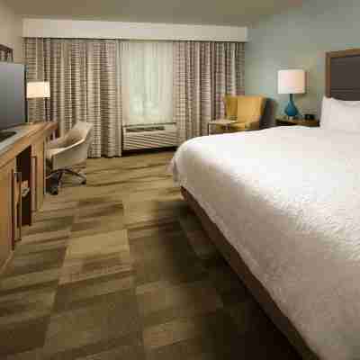 Hampton Inn & Suites Syracuse/Carrier Circle Rooms