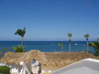 3Br Villa with VIP Access - All Inclusive Program with Alcohol Included.