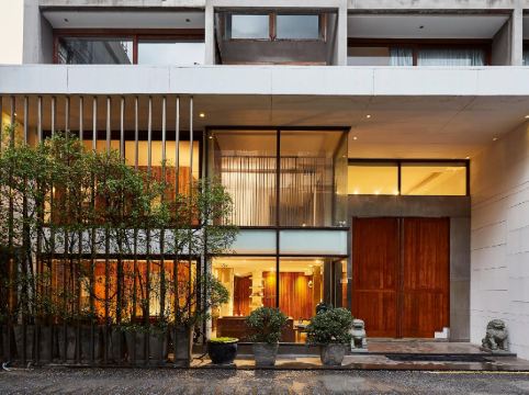 Luxx XL Langsuan Hotel Bangkok