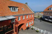 Hotel Gudhjem Hotels near Melsted Havn