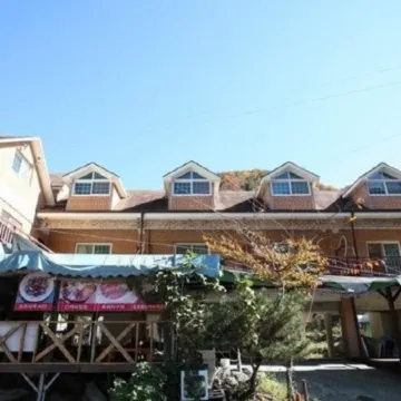 Hamyang Baekmusanjang Hwangtobang Pension