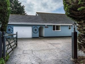 The Old Orchard - 3 Bedroom Holiday Home - Lamphey