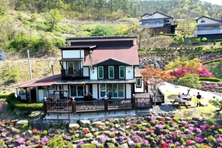 Muju Gaja Hyunjun's House Pension