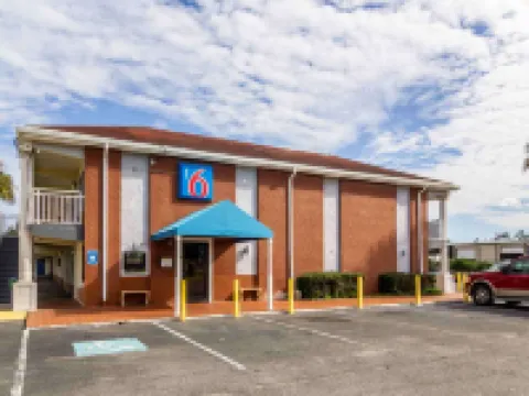 Motel 6 Brunswick, GA Hotels in Dock Junction