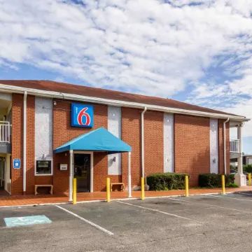 Motel 6 Brunswick, GA