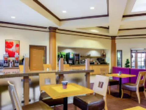 La Quinta Inn & Suites by Wyndham Raleigh Crabtree Hotels in Meredith