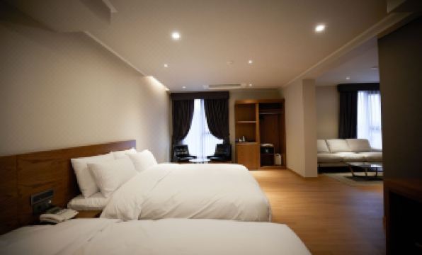 2. 호텔 더 스타..