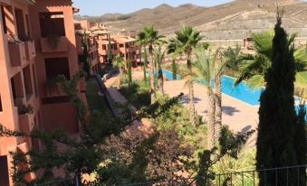 Appartement Direct on The Golf Course and Swimmingpool