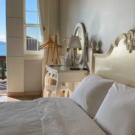 Geojedo Celeste Pension