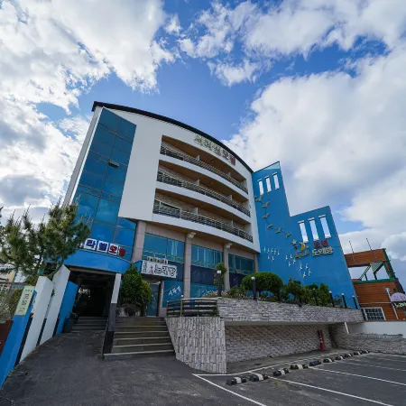 Ulsan Jinha Seorabeol Отели рядом с достопримечательностью «Пляж Джинха»