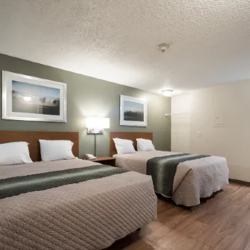 HomeTowne Studios Seattle - Kent/ des Moines