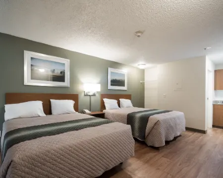 HomeTowne Studios Seattle - Kent/ des Moines Hotels in Kent