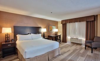 Holiday Inn Express & Suites Costa Mesa