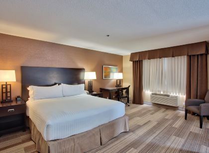 Holiday Inn Express & Suites Costa Mesa