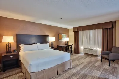 Holiday Inn Express & Suites Costa Mesa