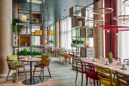 IntercityHotel Saarbrücken Отели рядом с достопримечательностью «Университет Саара»