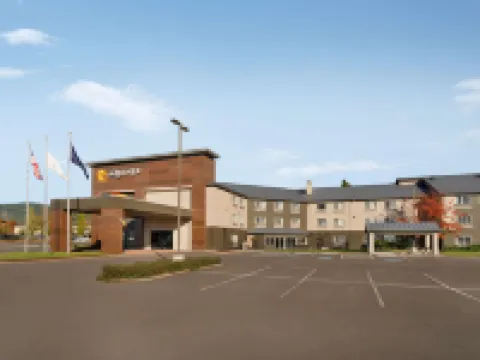 La Quinta Inn & Suites by Wyndham Springfield Hotels in Springfield