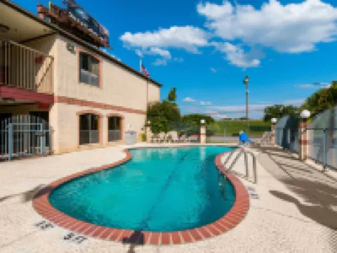 Quality Inn University Near Downtown Hotels in San Marcos