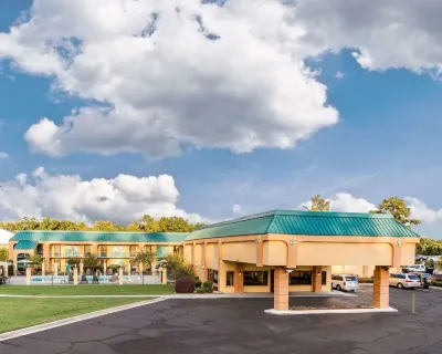 Quality Inn Hôtels à : Comte de Bibb