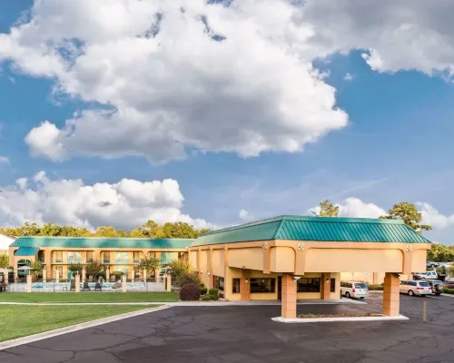 Quality Inn Hotels in Bibb County