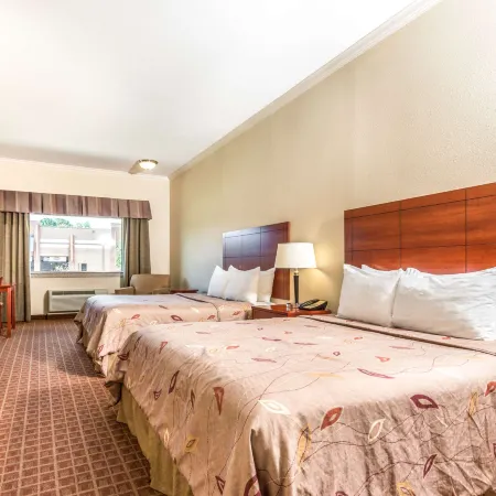 Ramada by Wyndham College Station