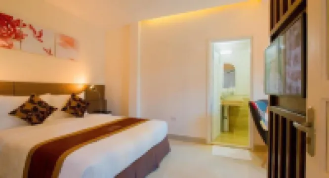 Smile Hotel Hotels near Chua Tran Quoe