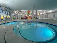 Crowne Plaza KEARNEY by IHG - piscina
