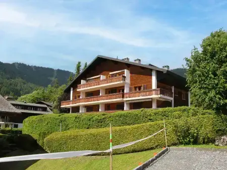 Montagnards 13 Отели рядом с достопримечательностью «Aigle Castle»