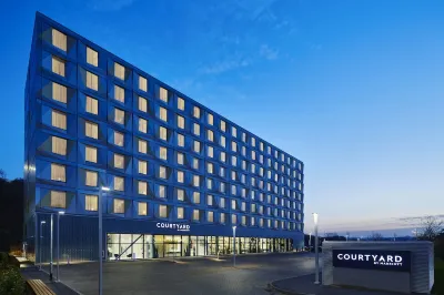 Courtyard Luton Airport Các khách sạn ở Harpenden