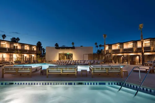 V Palm Springs Hotels in Palm Springs