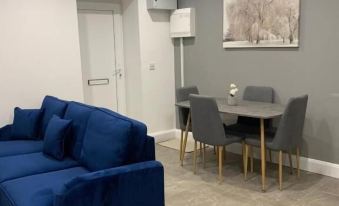 5 Eyre Square Lane