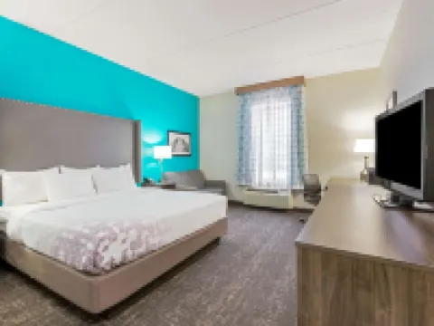 La Quinta Inn & Suites by Wyndham Jamestown Hotels in Chautauqua County