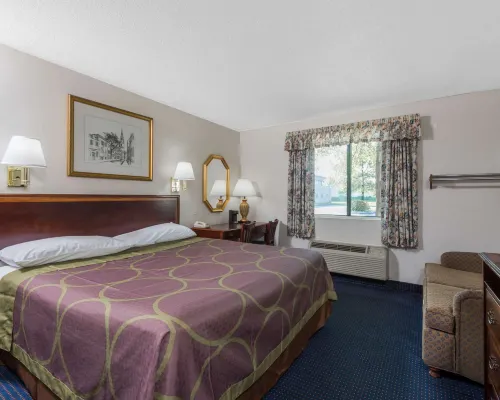 Super 8 by Wyndham Hartford Hotels in Hartford