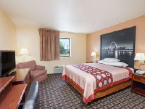 Super 8 by Wyndham Lebanon Hotels in Laclede County