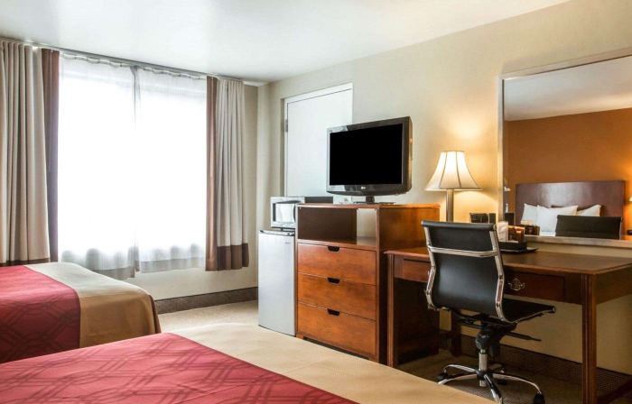Econo Lodge Lakes Region