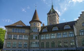 Swiss Star Residences - Self Check-IN