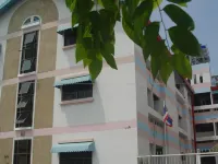 Choktawee Mansion Lampang Hotels in Phichai