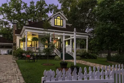 White Oak Manor Bed and Breakfast Hotels in Jefferson