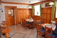 Hotel-Restaurant Kirchenwirt Aigen 頓內斯班瓦德住宿飯店
