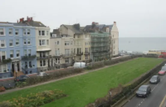 New Steine Apartment - Sea View - by Brighton Holiday Lets