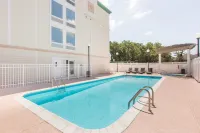 Wingate by Wyndham Southport Hotels in Smithville