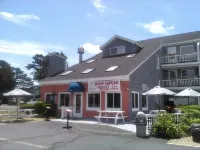The Grand Beach Inn