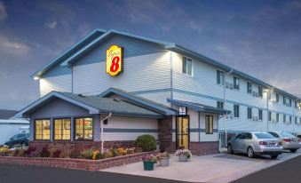 Super 8 by Wyndham Pierre SD