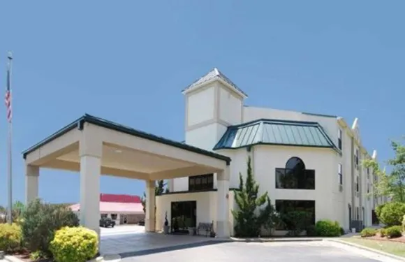 金斯伯勒塔伯勒凱藝套房酒店