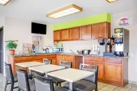 Super 8 by Wyndham Casa Grande - breakfast