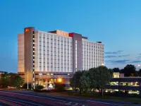 Hilton Newark Airport Hotels near TUMI Outlet Store - The Mills at Jersey Gardens