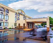 Comfort Inn Edison - New Brunswick Hotel berhampiran Inman Plaza of Edison